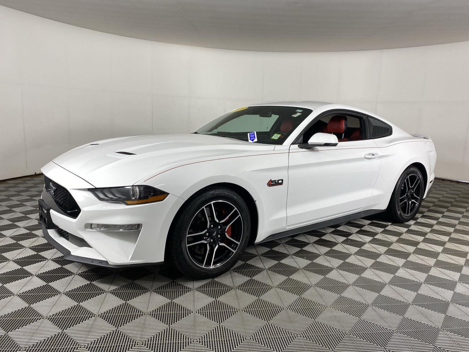 Used 2018 Oxford White Ford GT Premium image 3