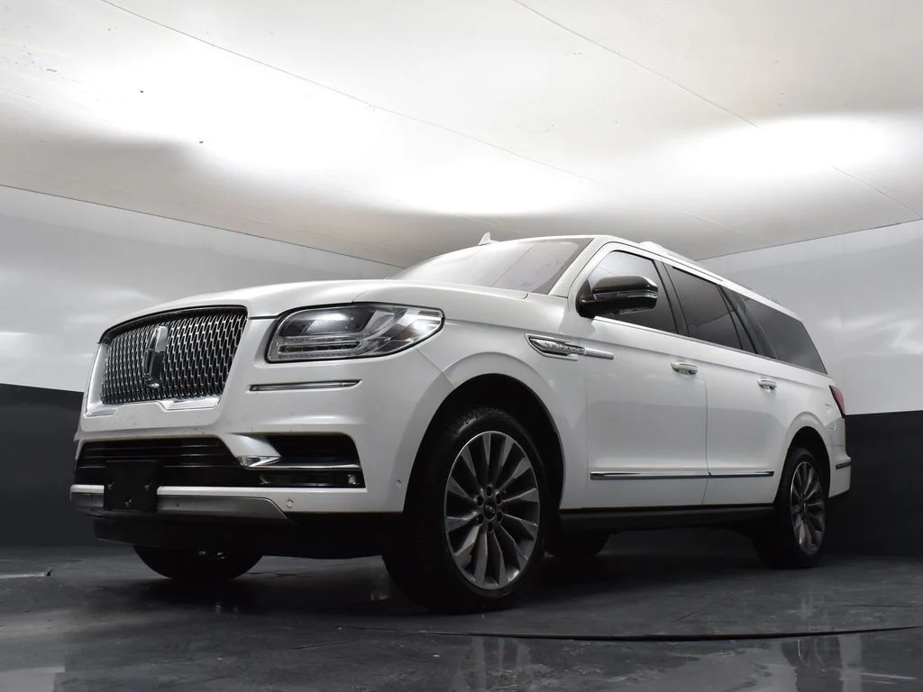Used 2020 White Lincoln Reserve image 12