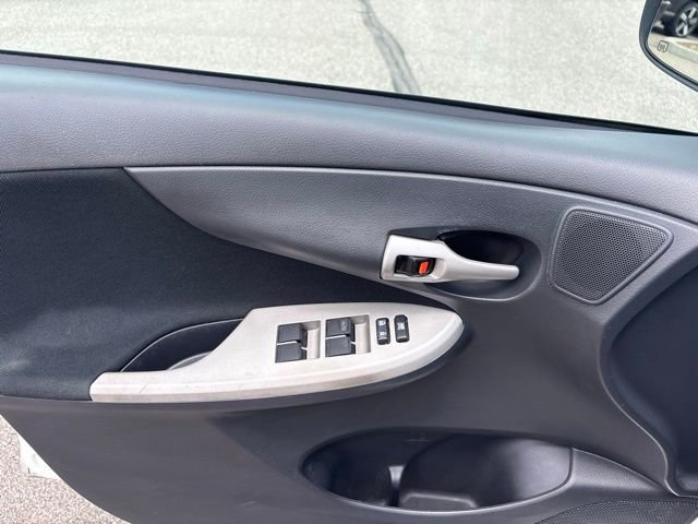Used 2010 White Toyota S image 15