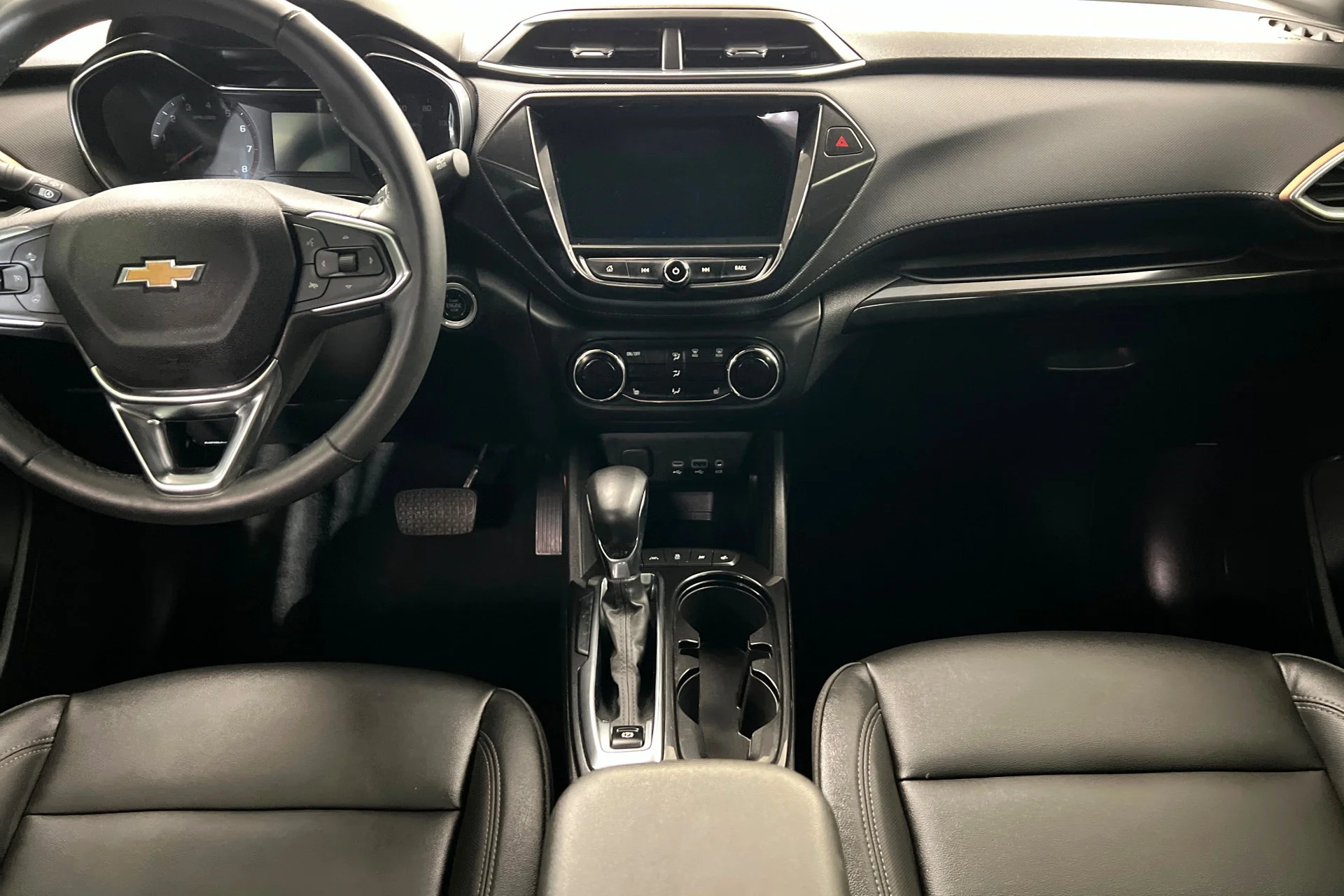 Used 2023 Summit White Chevrolet ACTIV image 13