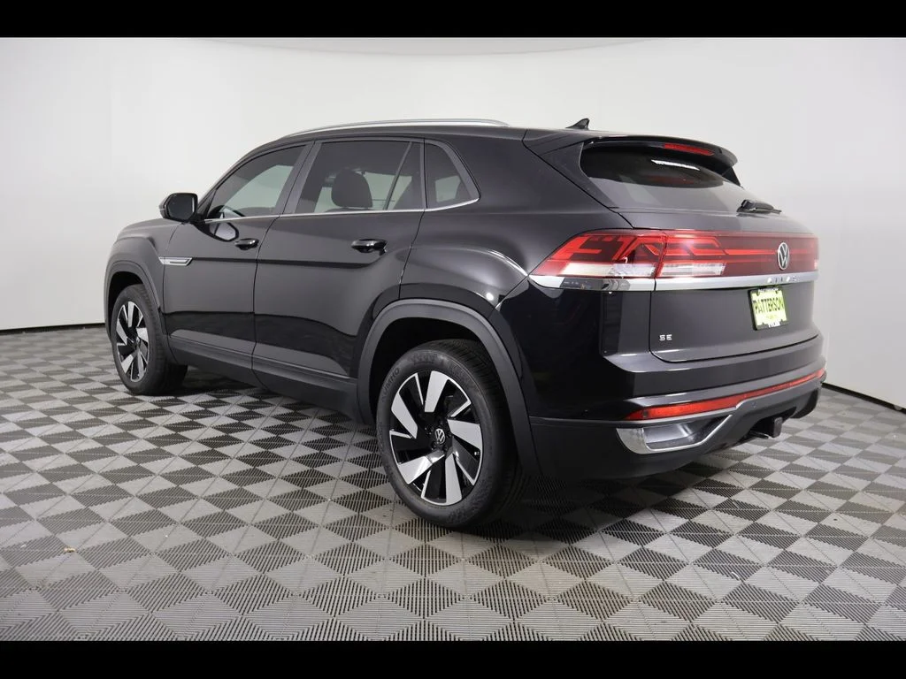 New 2026 Black Volkswagen 2.0T SE w/Technology image 4