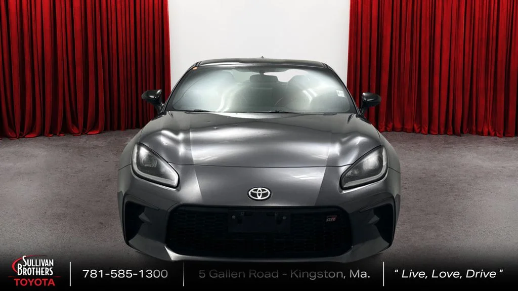 Used 2022  Toyota Premium image 2