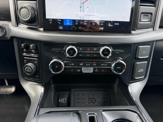 New 2026 Carbonized Gray Metallic Ford XLT image 37