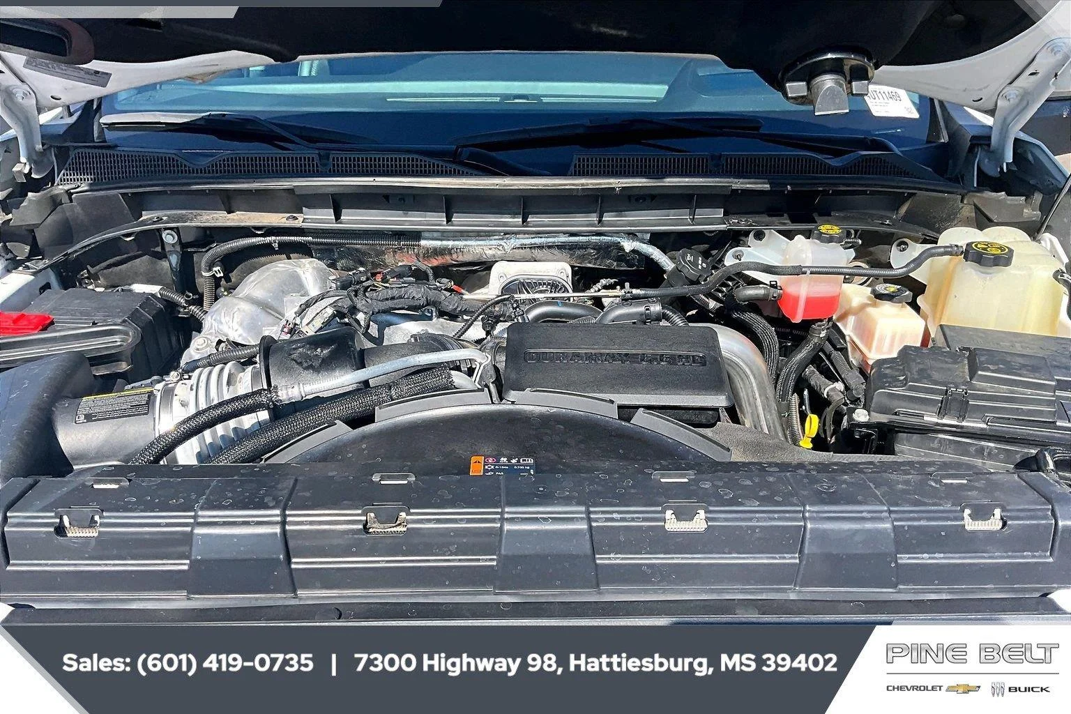 Used 2024 White Frost Tricoat GMC Denali image 9