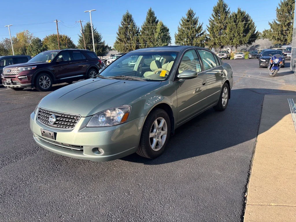 Used 2005 Green Nissan 2.5 S image 9