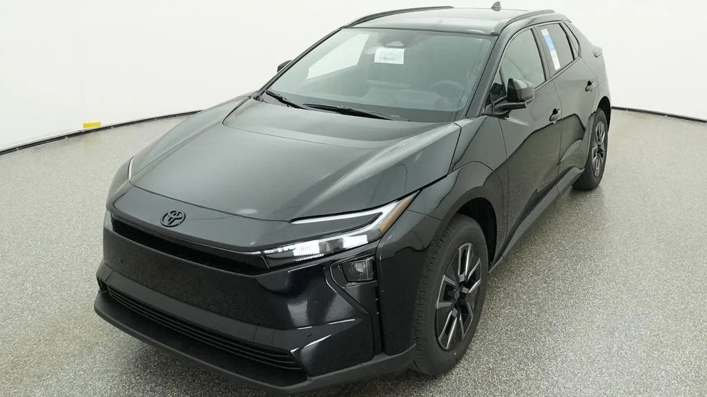 New 2026 Midnight Black Metallic Toyota XLE image 63
