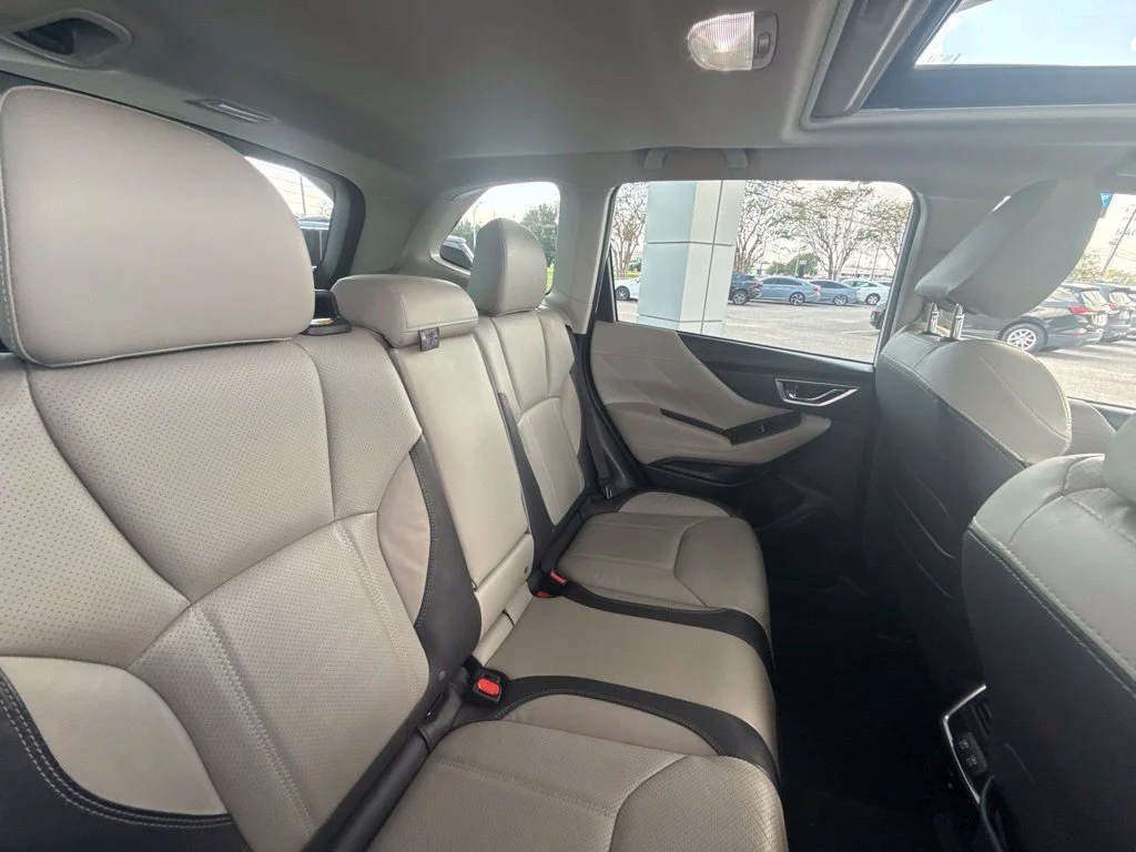 Used 2020 Crystal White Pearl Subaru Limited image 37