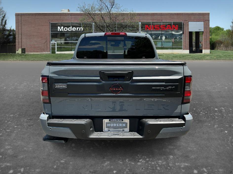 Used 2025 Boulder Gray Pearl Nissan PRO-4X image 3