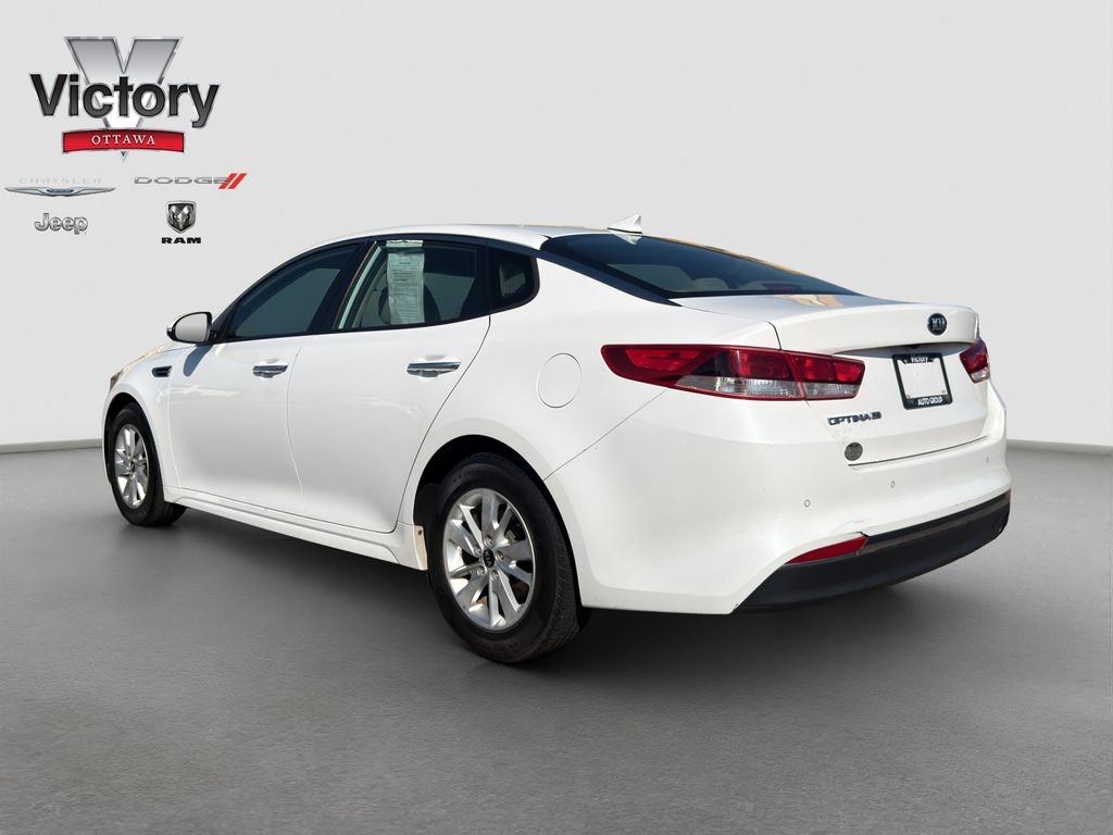 Used 2016 White Kia LX image 4