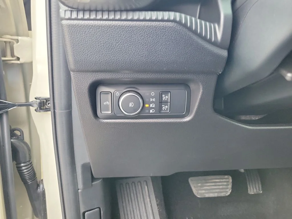 New 2026 Desert Sand Ford XLT image 21
