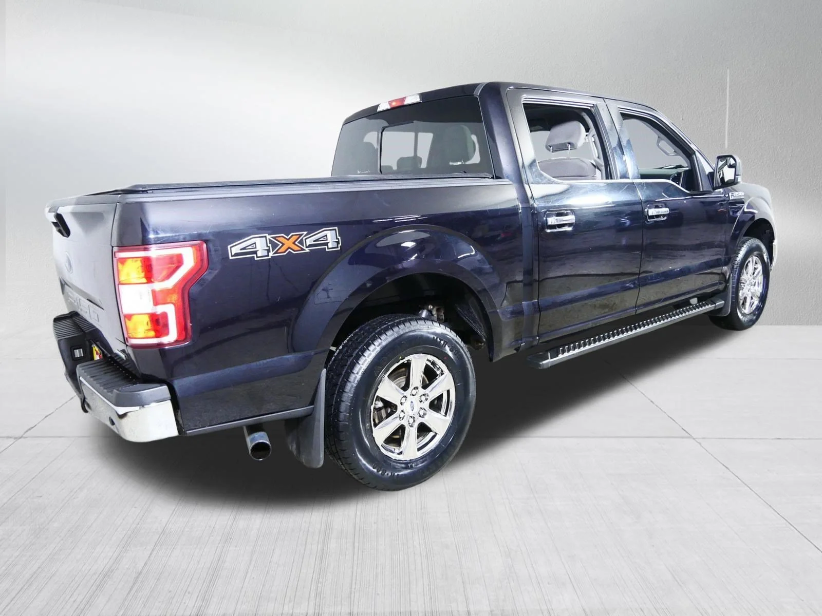Used 2020 Agate Black Metallic Ford XLT image 7