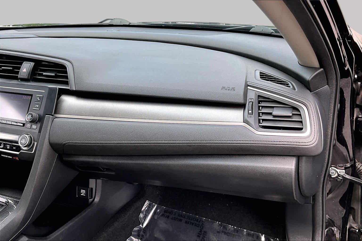 Used 2016  Honda LX image 18