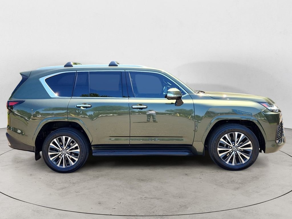 Used 2024 Green Lexus 600 Premium image 4