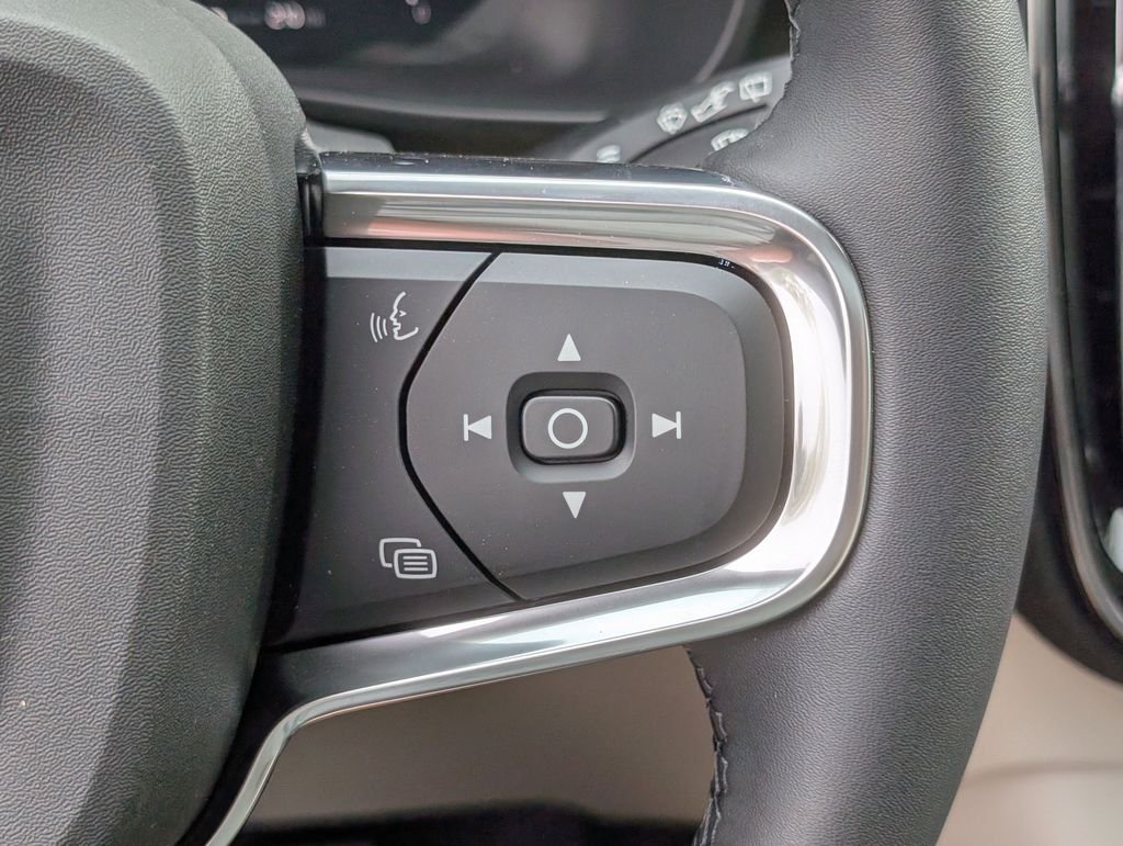 2026 Volvo XC40 Ultra - Photo 17