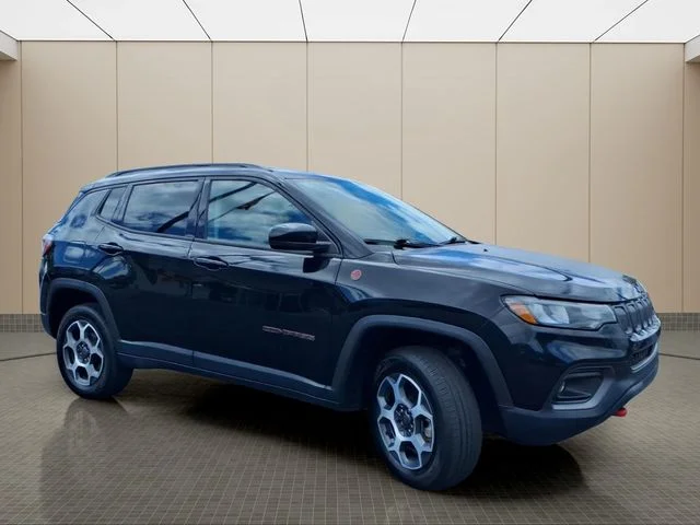 Used 2022 Black Jeep Trailhawk image 4