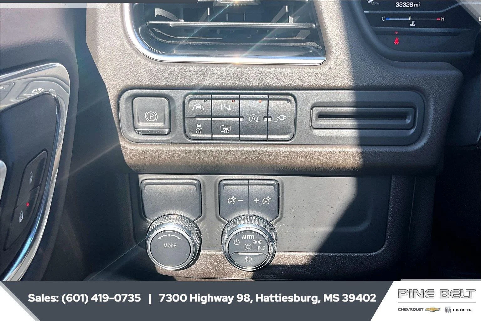 Used 2022 Pearl Beige Metallic GMC SLT image 23