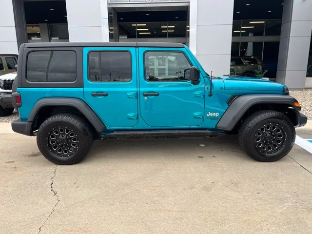 Used 2020  Jeep Unlimited Sport S image 2