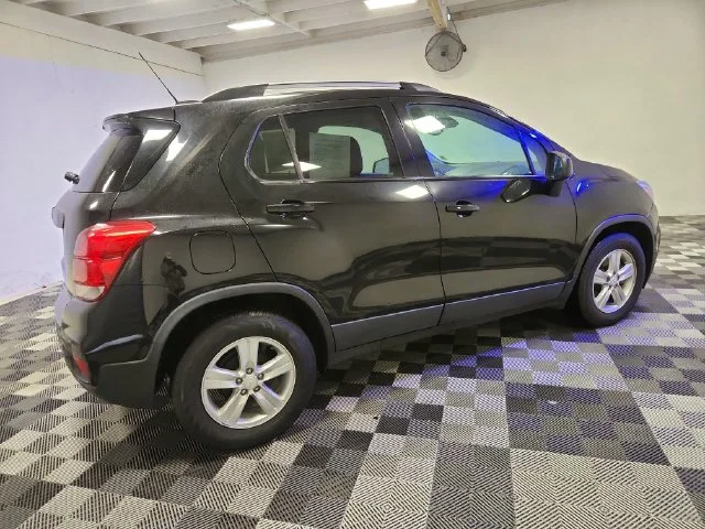 Used 2021 Black Chevrolet LT image 7