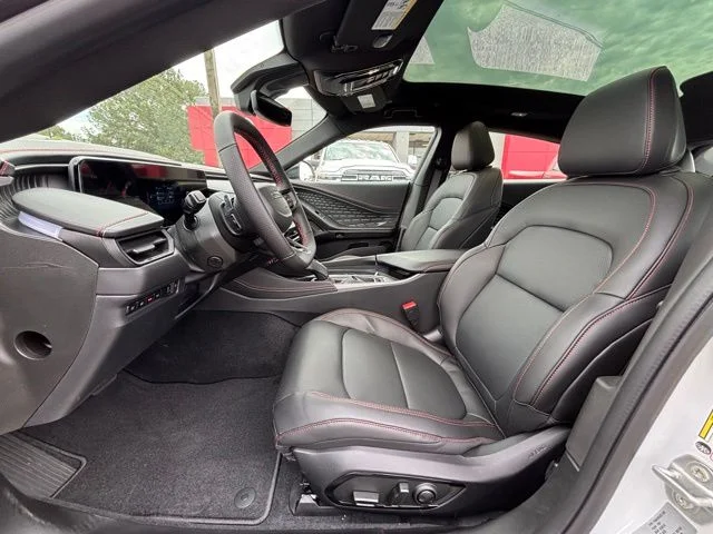New 2026 White Knuckle Exterior Paint Dodge R/T Plus image 13