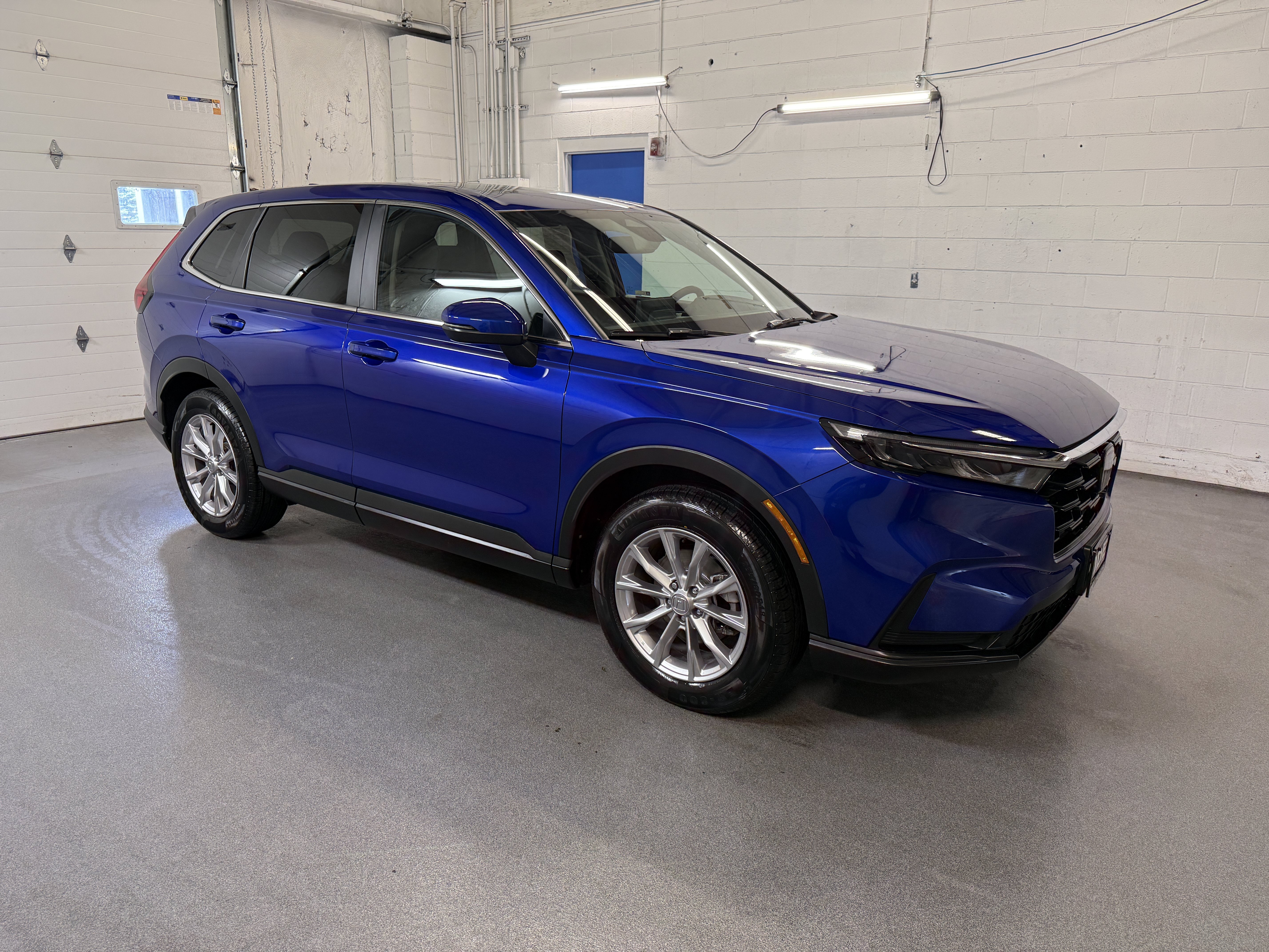 Used 2023 Canyon River Blue Metallic Honda EX image 11