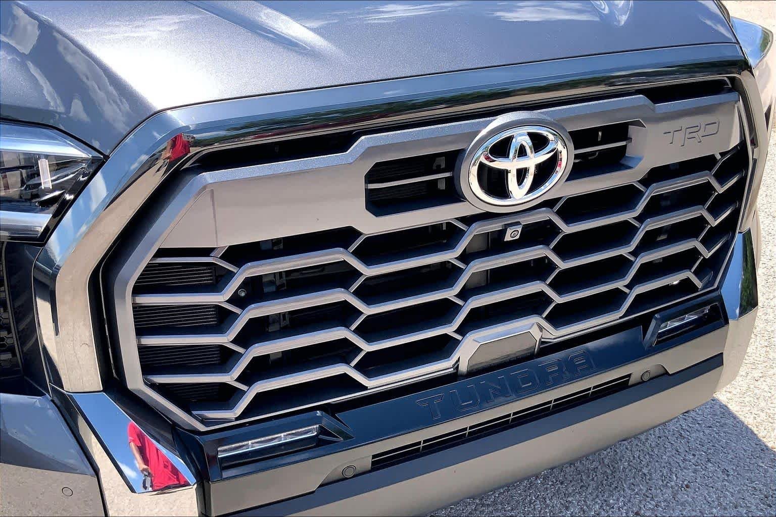 Used 2025 Magnetic Gray Metallic Toyota Platinum image 29