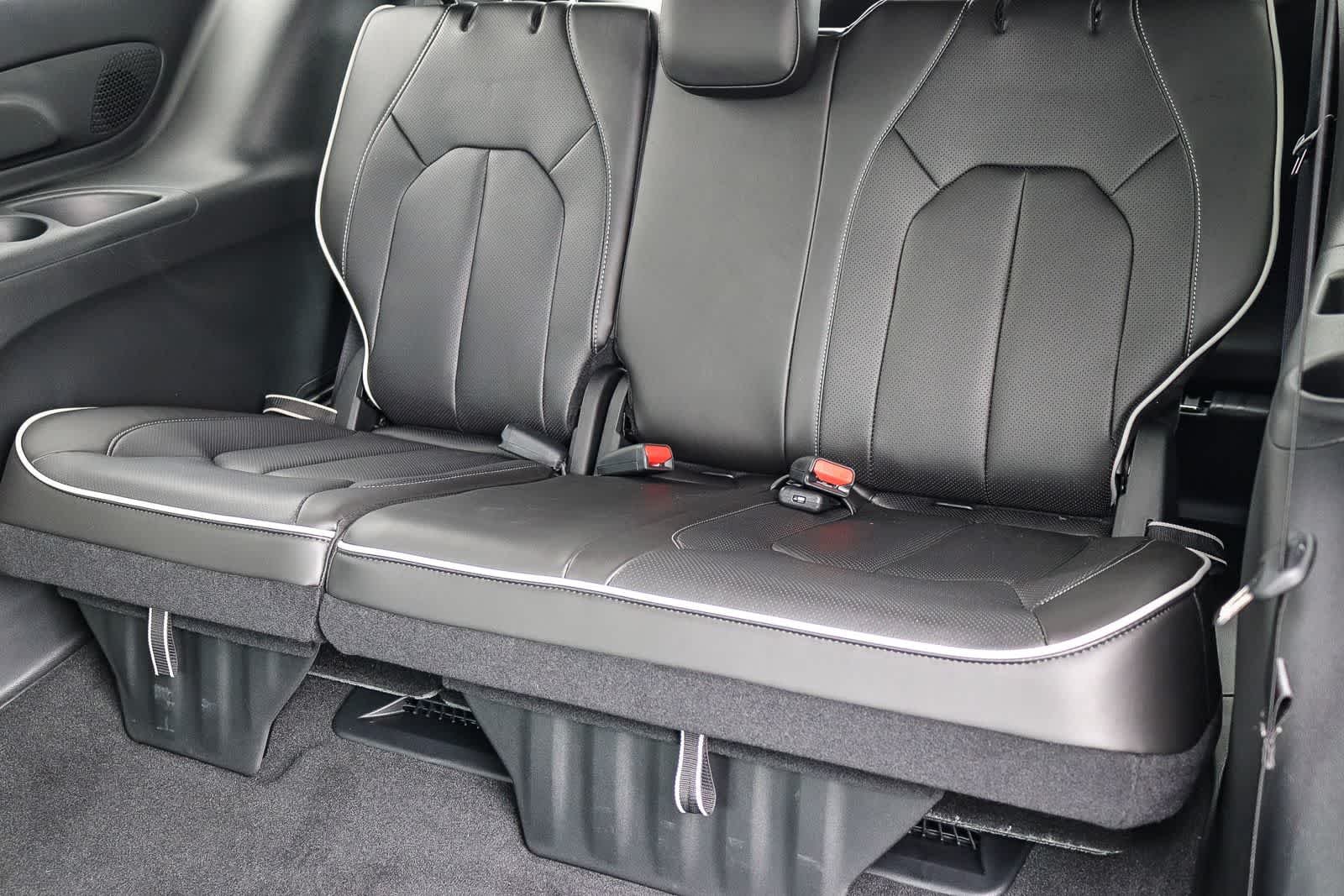 2026 Chrysler Pacifica Limited - Photo 21