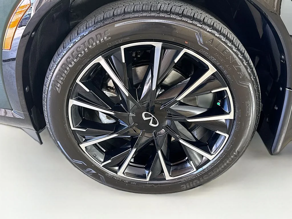 New 2027 2T DEEP EMRD INFINITI AUTOGRAPH image 41