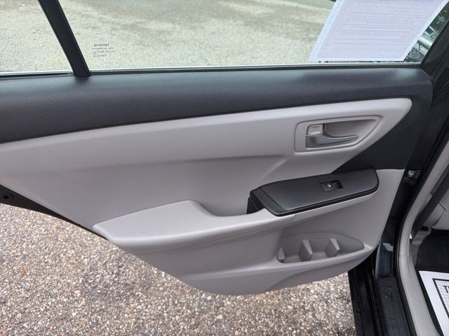 Used 2016 Midnight Black Metallic Toyota LE image 11