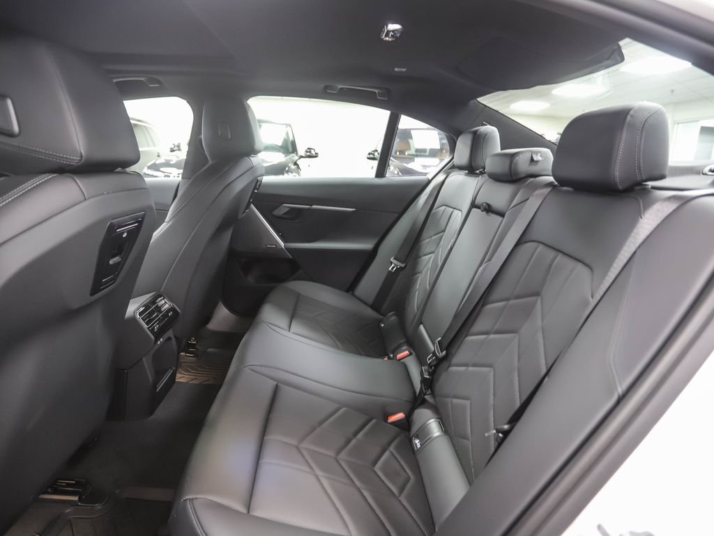 2025 BMW 5 Series 530i - Photo 20