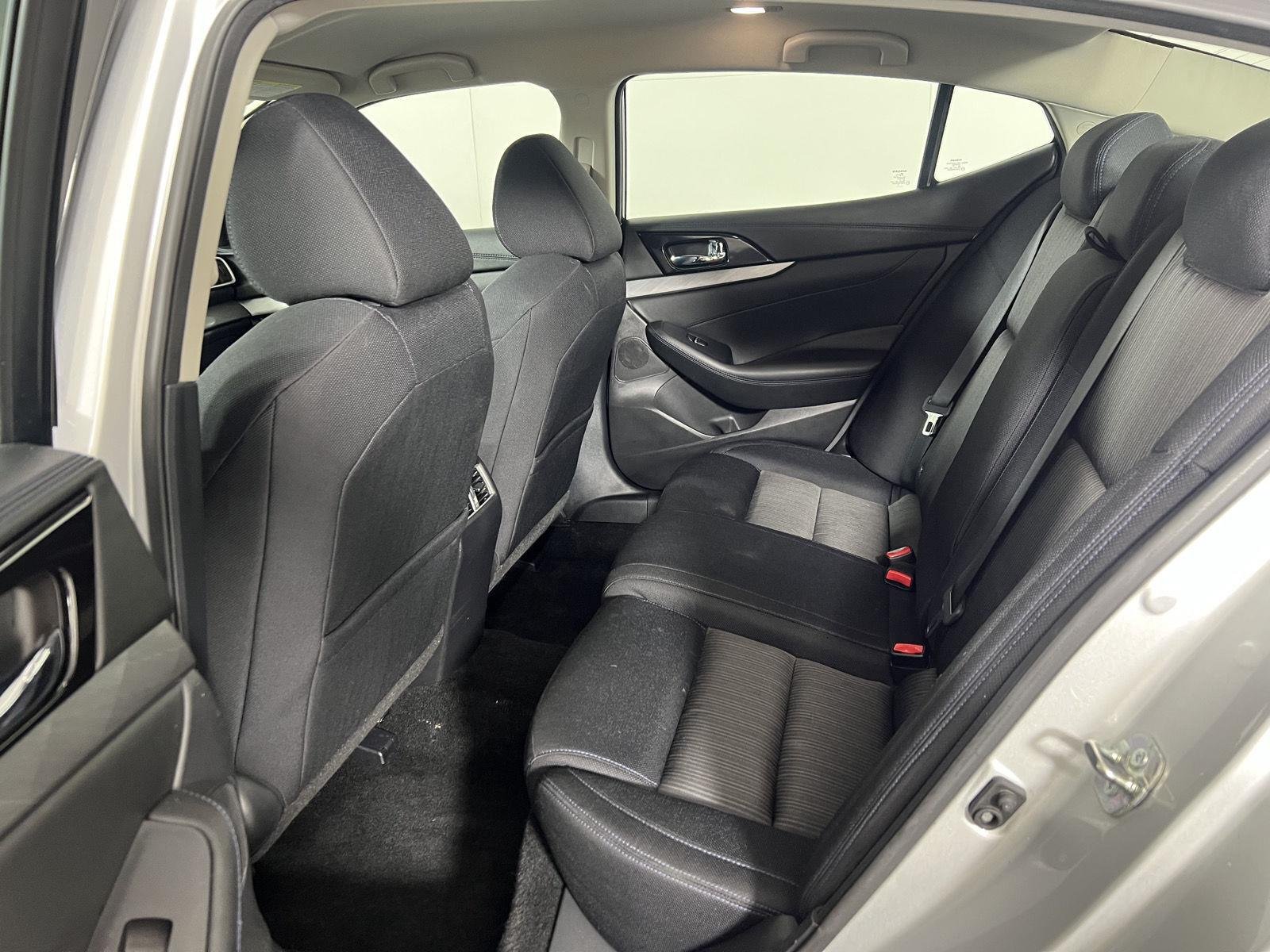 Used 2018 Brilliant Silver Nissan S image 7