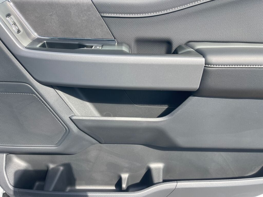 New 2026 Oxford White Ford XLT image 22