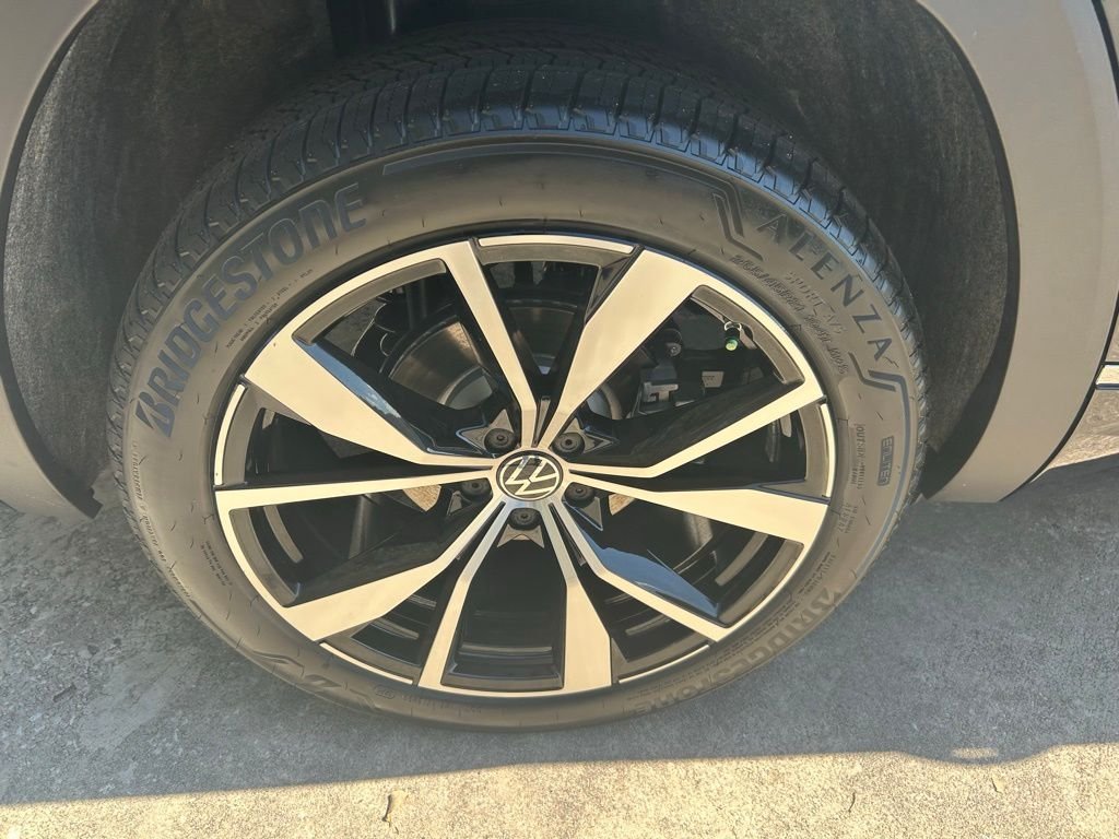 New 2026 Black Volkswagen 2.0T SEL Premium R-Line image 22