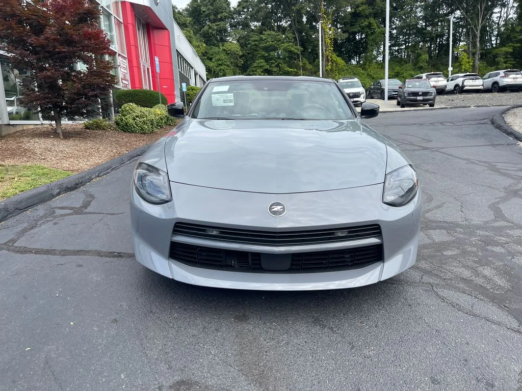 New 2027 Boulder Gray Pearl / Super Black Two-tone Nissan Sport image 9