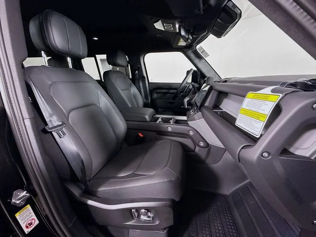 New 2026 Santorini Black Land Rover V8 image 30
