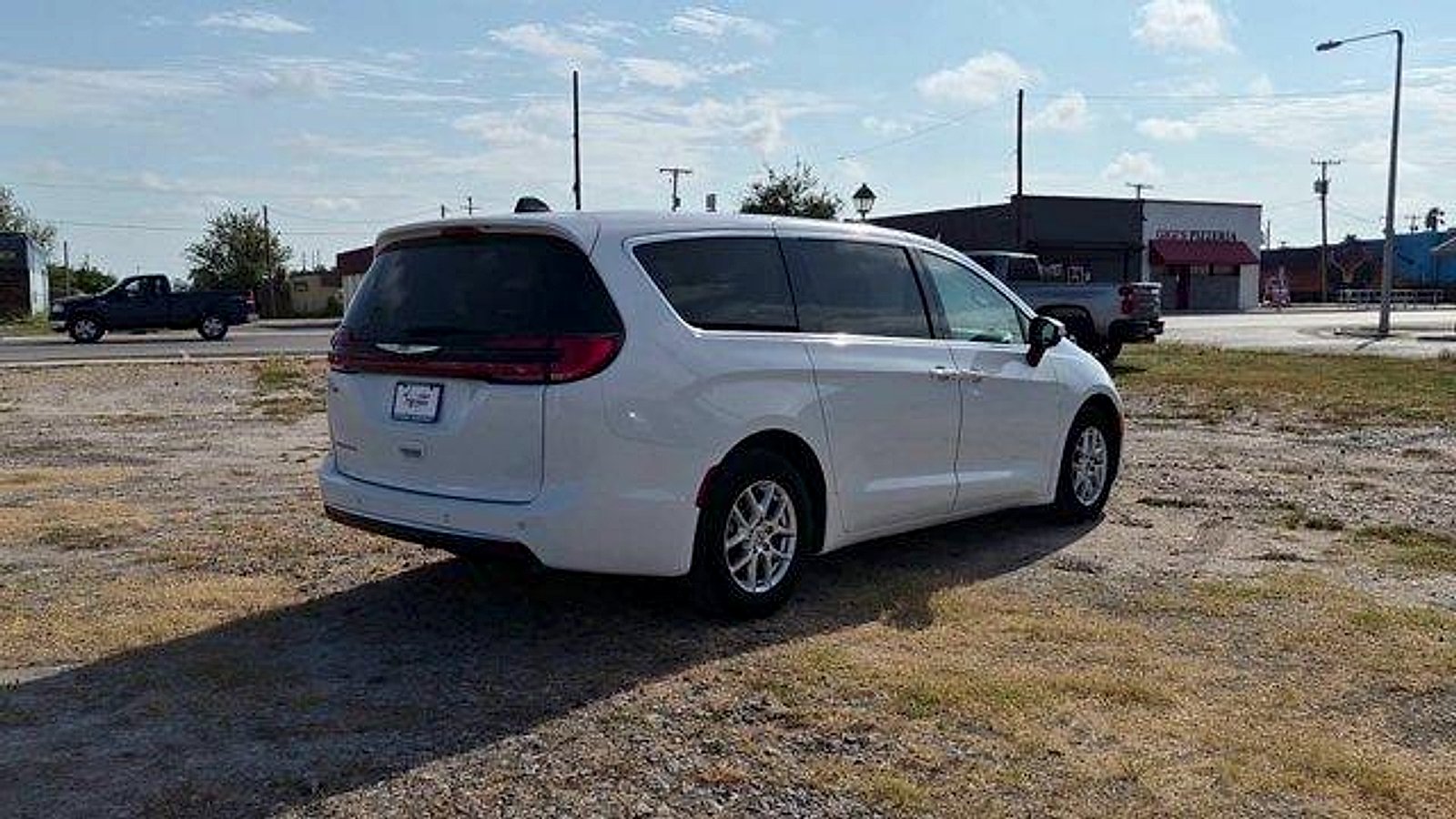 Used 2023 Bright White Clearcoat Chrysler Touring L image 8