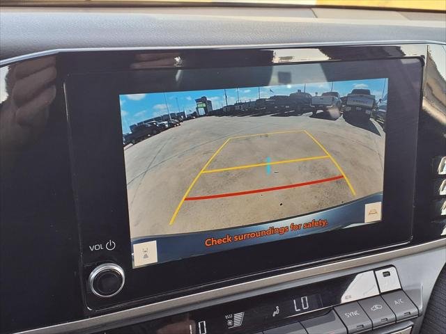 Certified Used 2025 PRECIOUS METAL Toyota  image 11