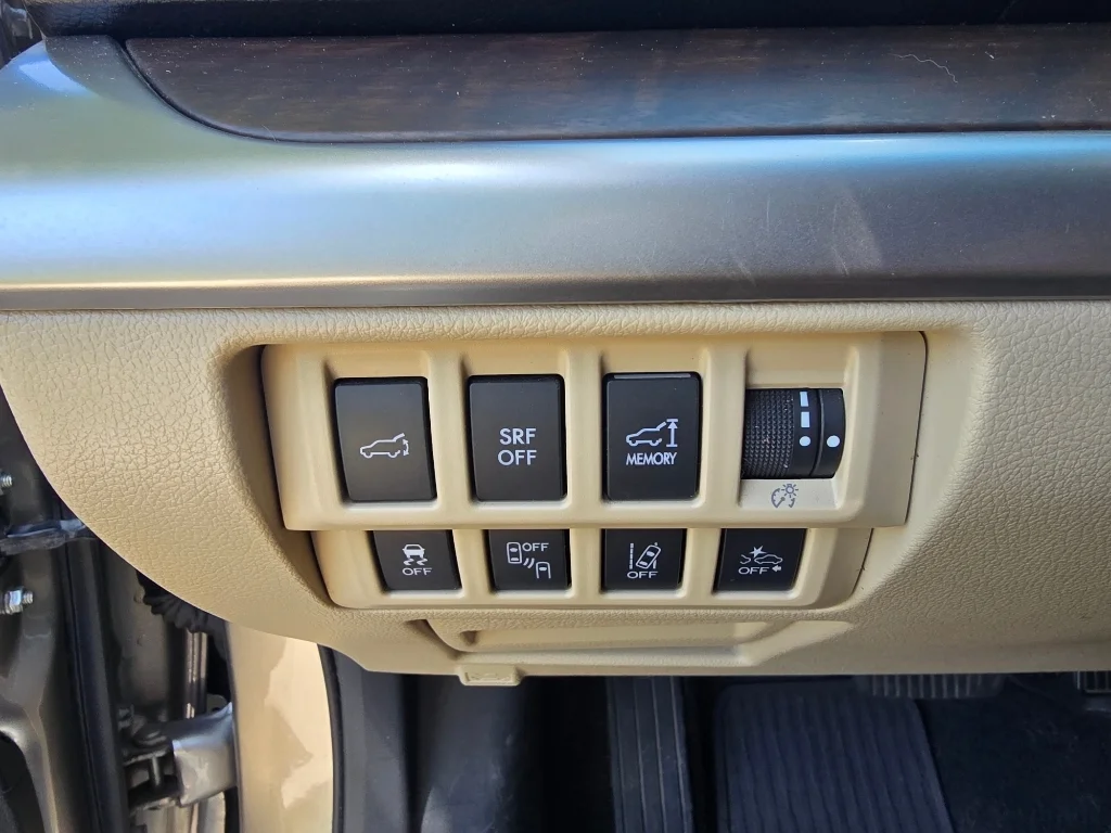 Used 2017 Tungsten Metallic Subaru Limited image 14