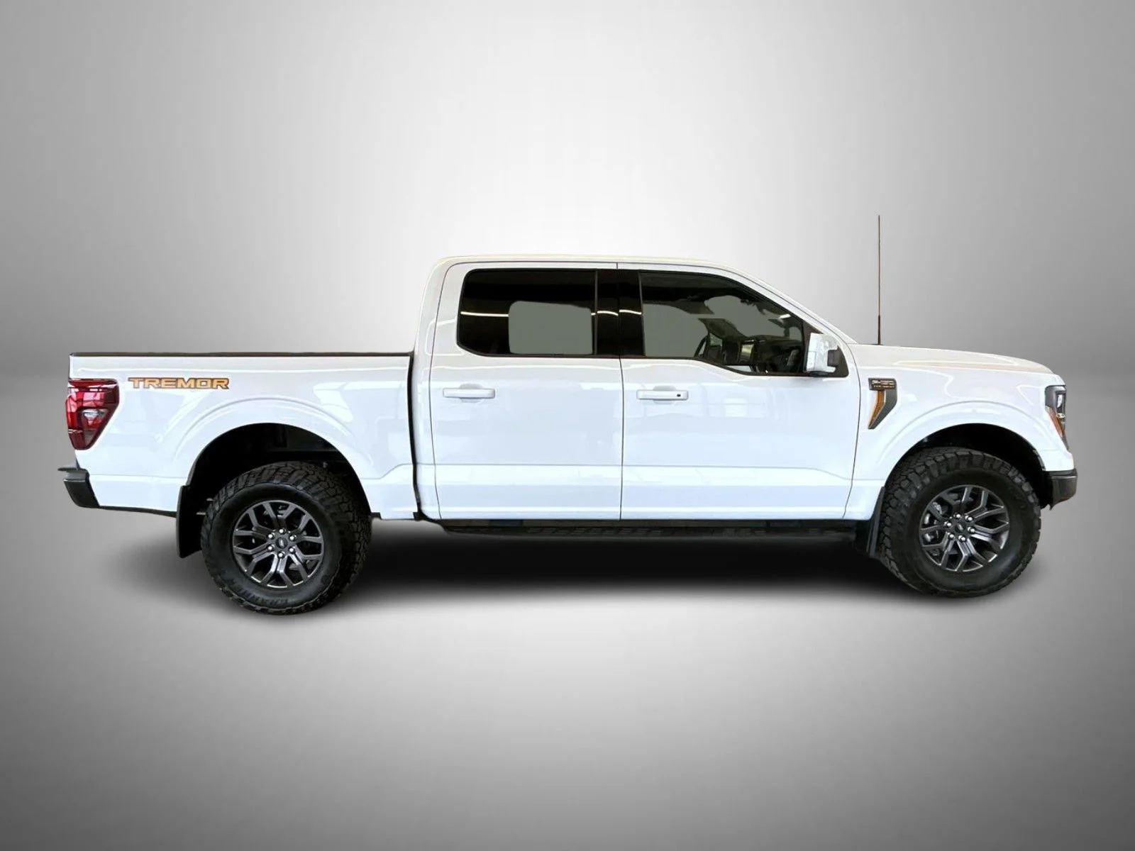 Used 2025 White Ford Tremor image 4
