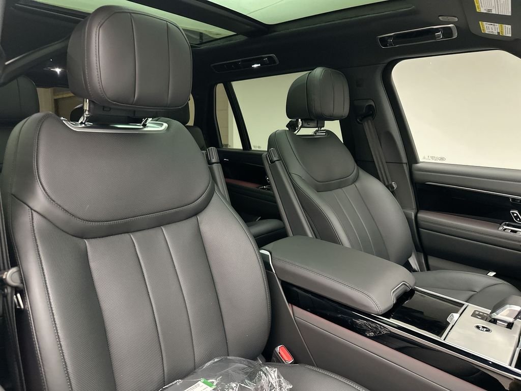 New 2026 Charente Grey Prem Met Land Rover SE image 6