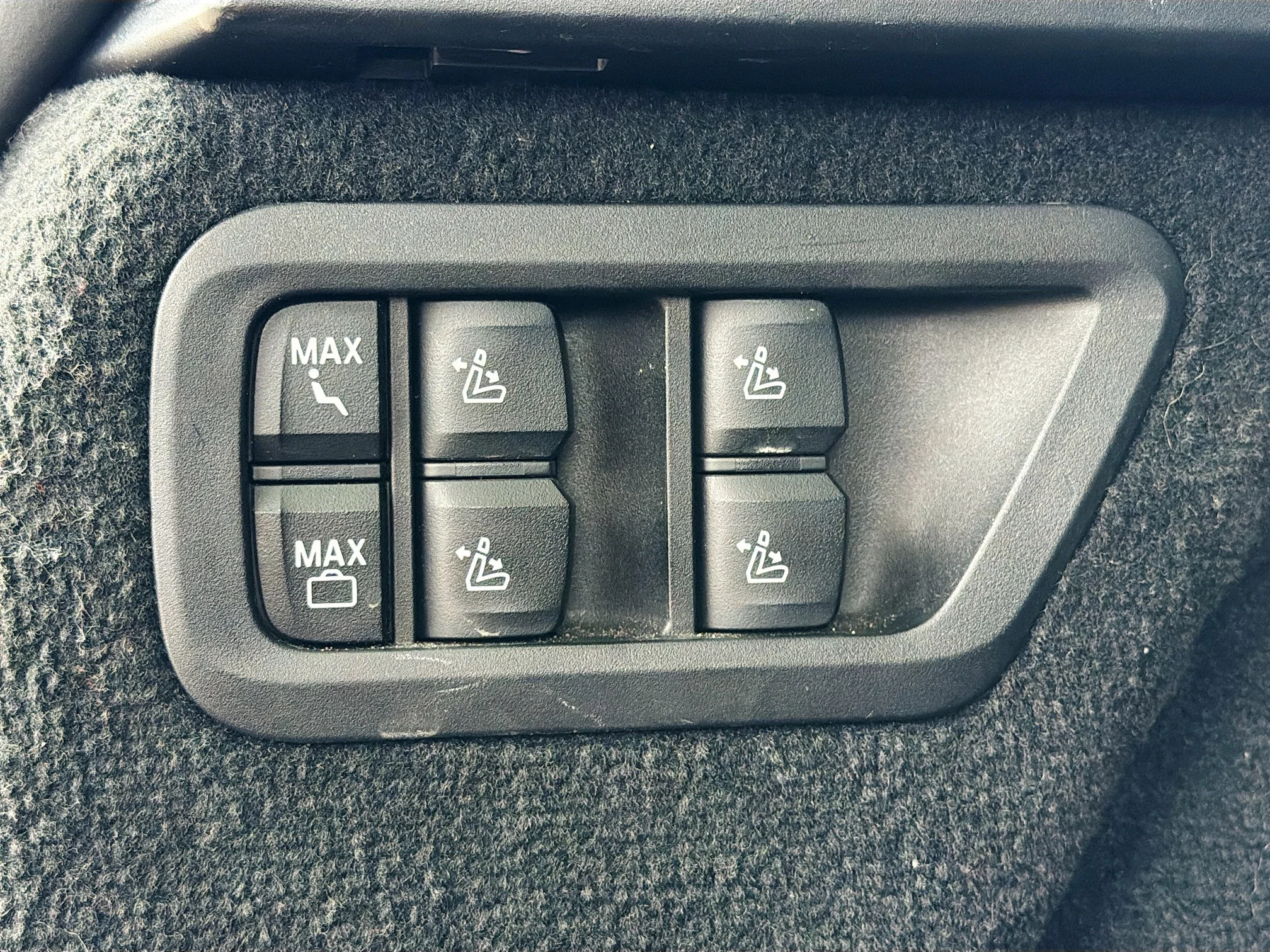 Used 2022 Black Sapphire Metallic BMW xDrive40i image 12