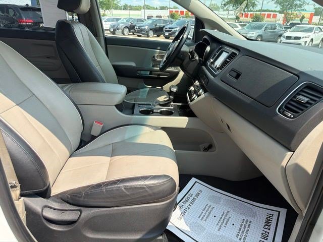 Used 2021 Snow White Pearl Kia EX image 21
