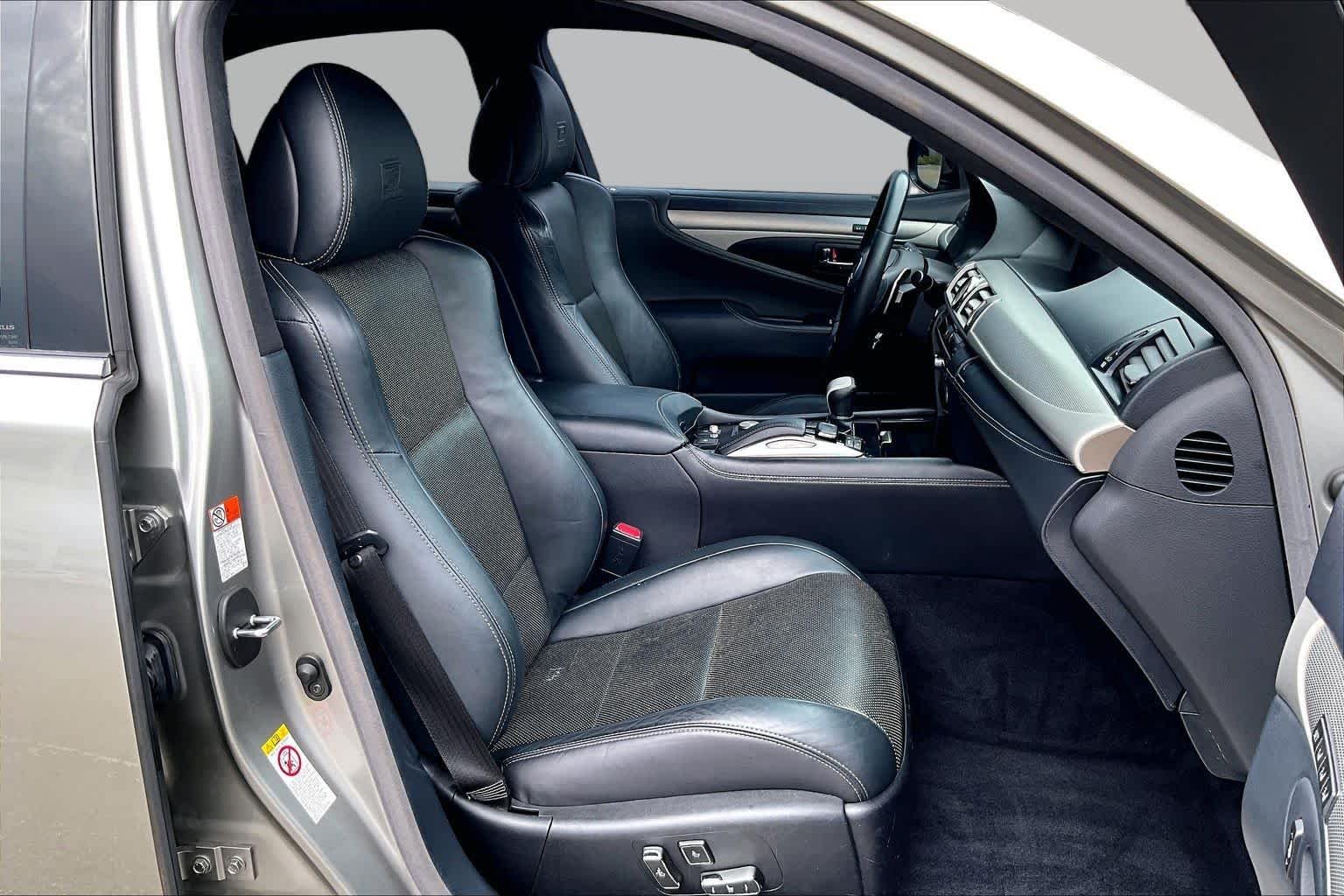 Used 2017 Atomic Silver Lexus  image 8