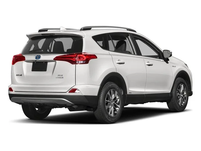 Used 2018 Toyota RAV4 XLE with VIN JTMRJREVXJD186234 for sale in Brooklyn Center, Minnesota
