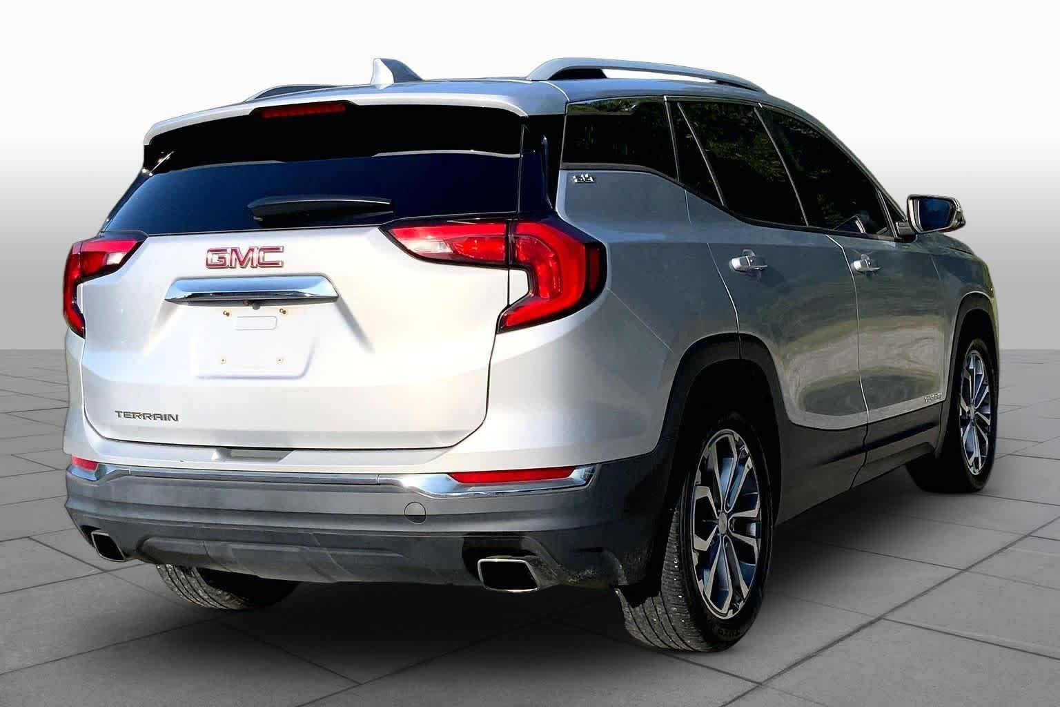 Used 2018 Quicksilver Metallic GMC SLT image 12