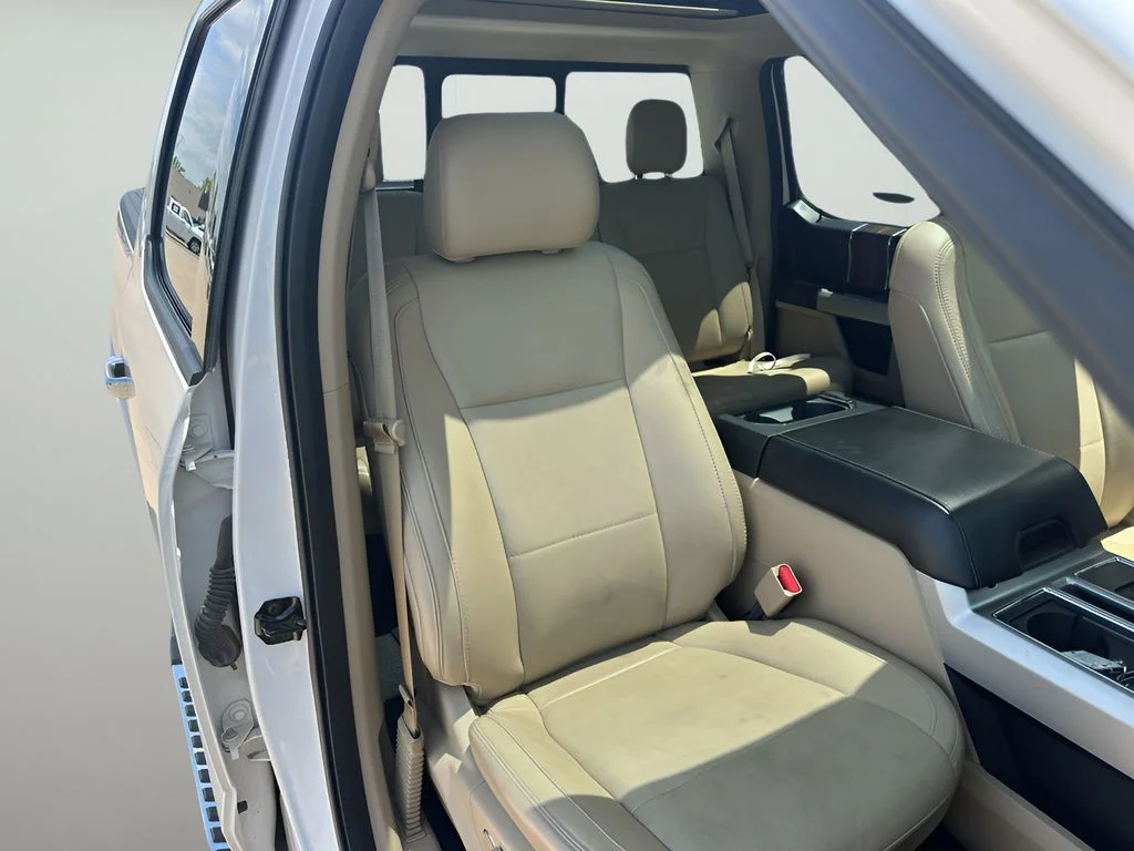 Used 2016 White Platinum Metallic Tri-Coat Ford Lariat image 21