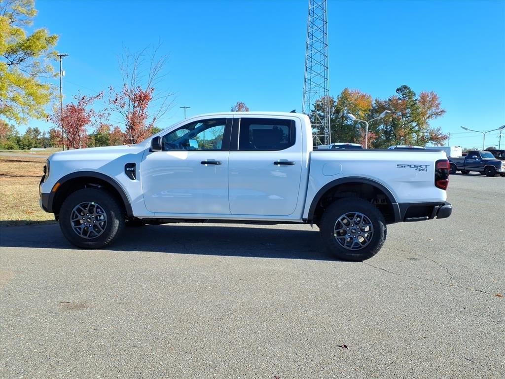 New 2025 Oxford White Ford XLT image 16