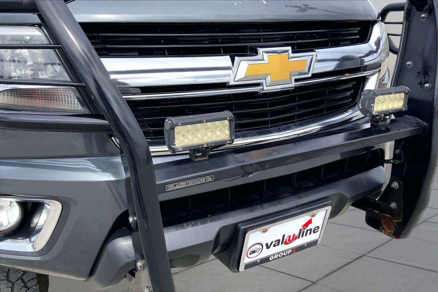 Used 2016 Cyber Gray Metallic Chevrolet 4WD LT image 29