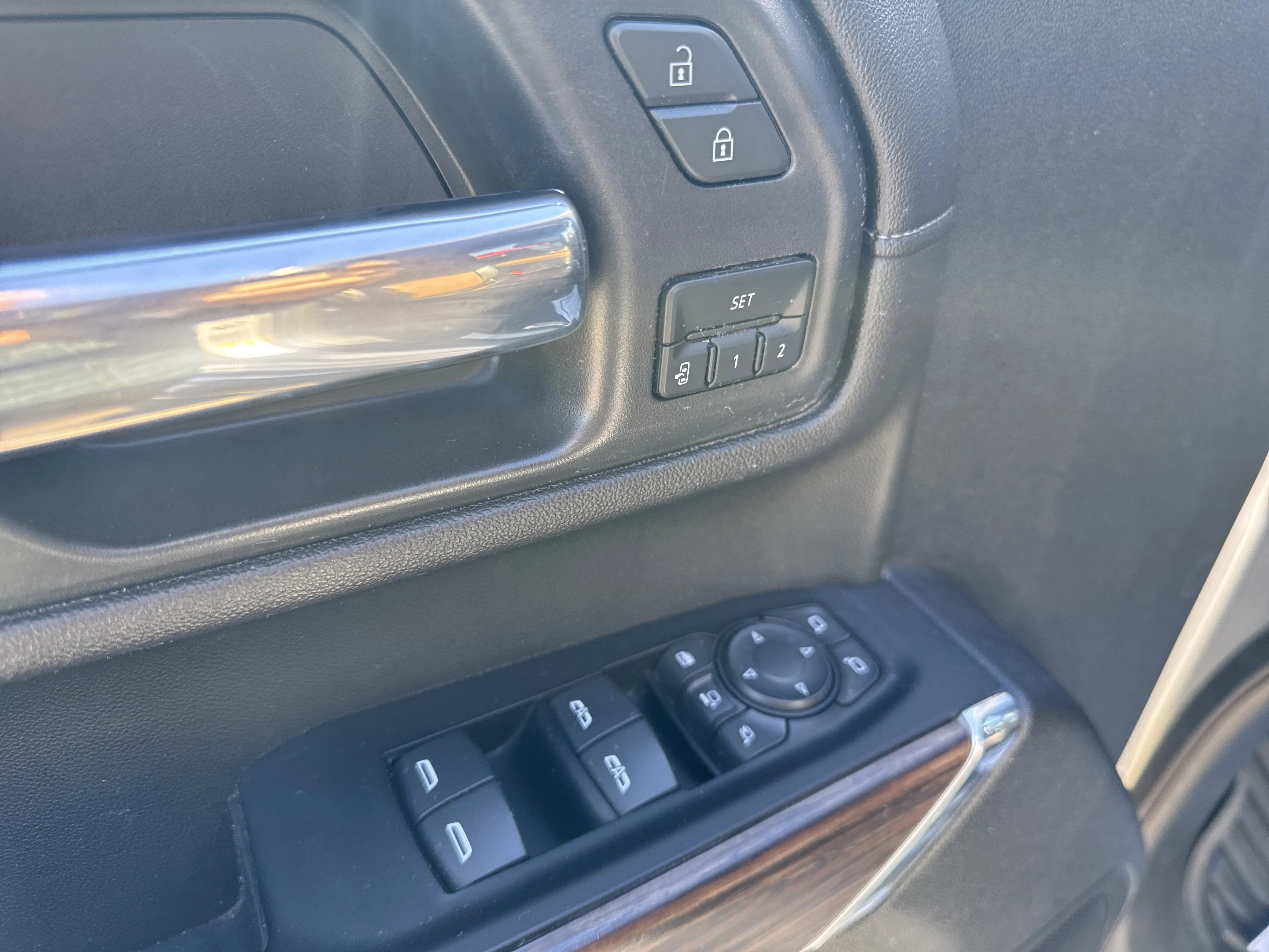 Used 2022 Silver Ice Metallic Chevrolet High Country image 15