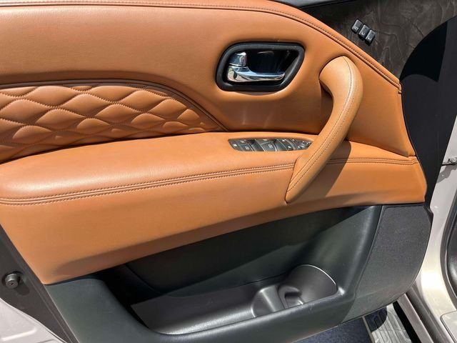 Used 2018 Beige INFINITI Base image 30