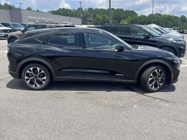 New 2026 Shadow Black Ford Select image 2